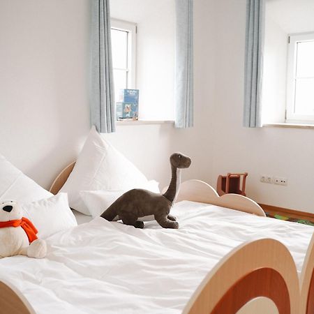 Black Horse Family Apartment - Barrierearm - Pfotenglueck - Familienzeit By Loewenherz Homes Stephanskirchen Esterno foto