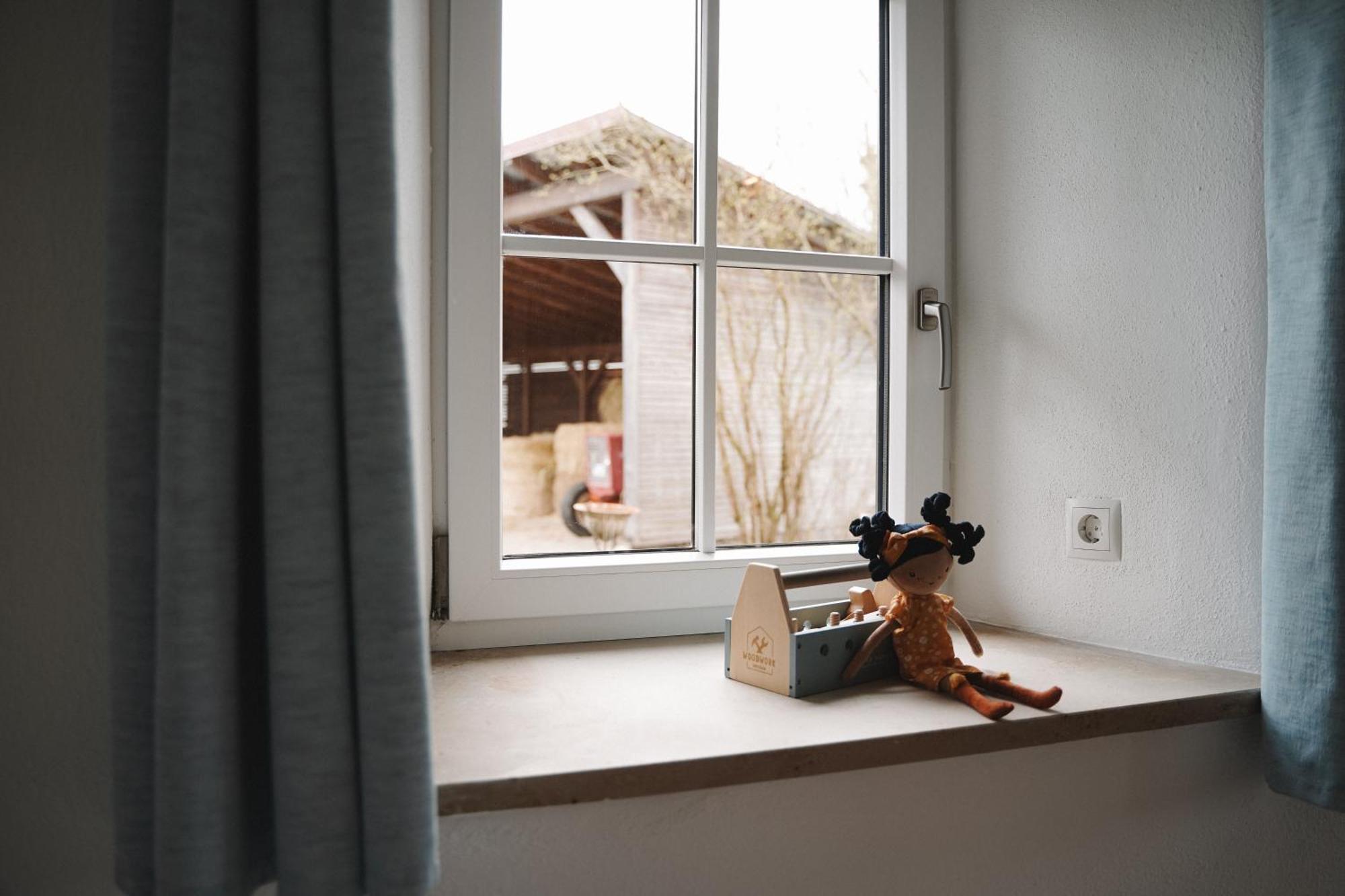 Black Horse Family Apartment - Barrierearm - Pfotenglueck - Familienzeit By Loewenherz Homes Stephanskirchen Esterno foto