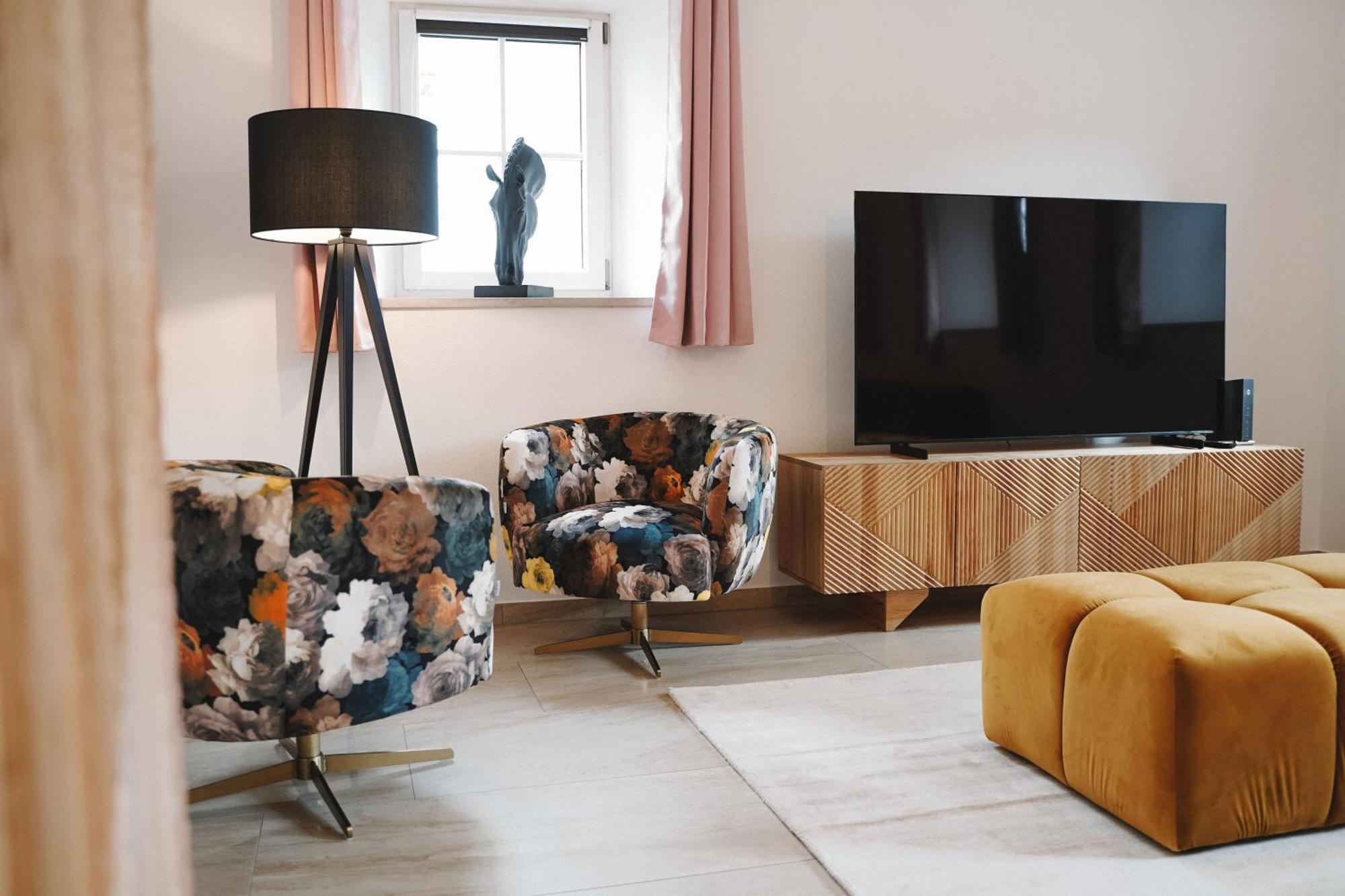 Black Horse Family Apartment - Barrierearm - Pfotenglueck - Familienzeit By Loewenherz Homes Stephanskirchen Esterno foto